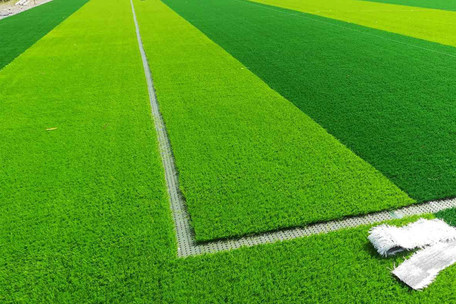 足球场沈阳人造草坪的使用寿命是多长，如何处理旧人造草坪？